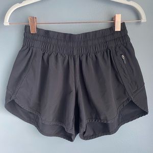 Lululemon Hotty Hot Shorts 3”